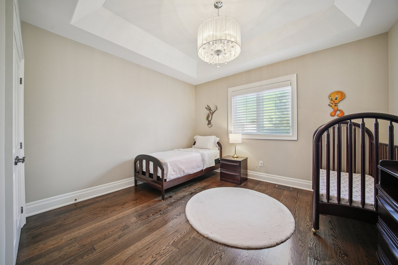 Show-stopping luxury in the heart of Southwest Oakville