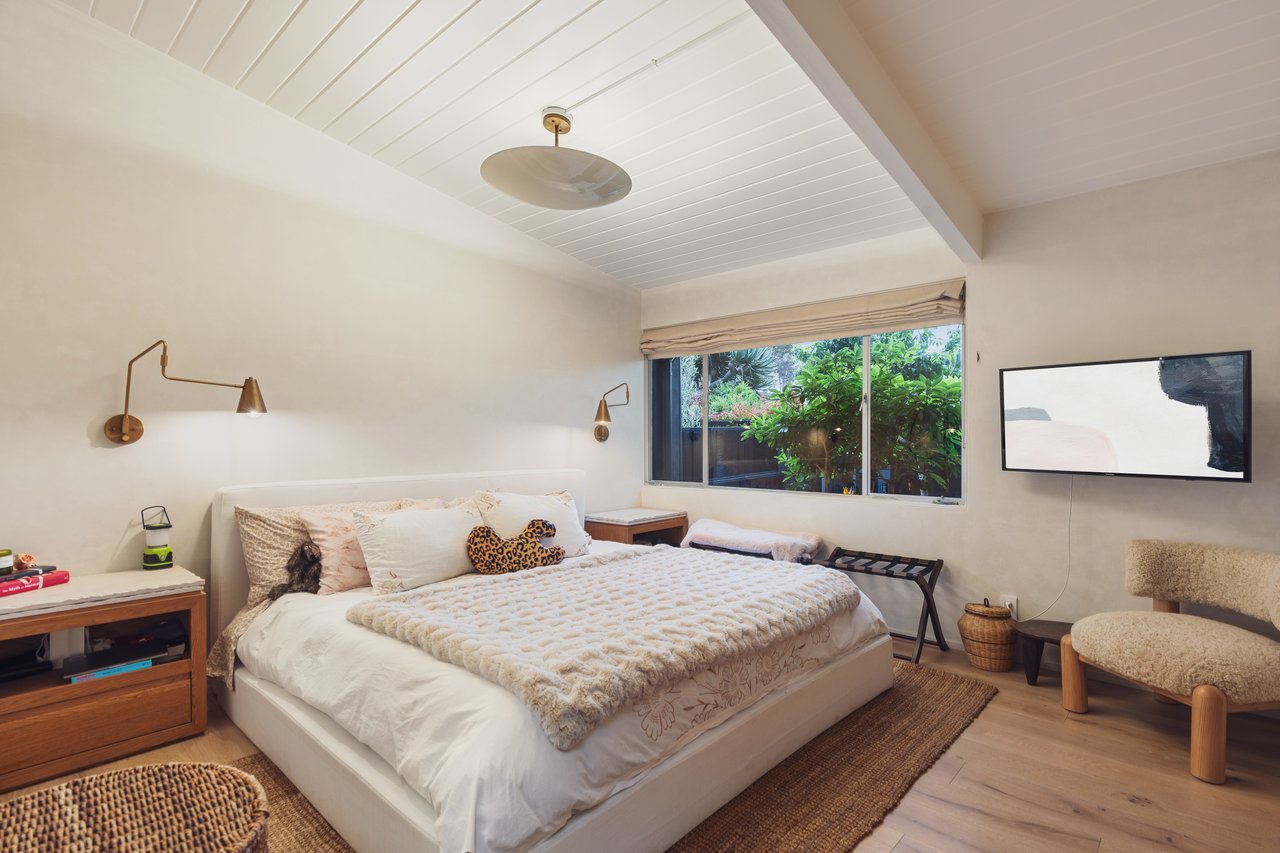 295 Mabery Rd, Santa Monica