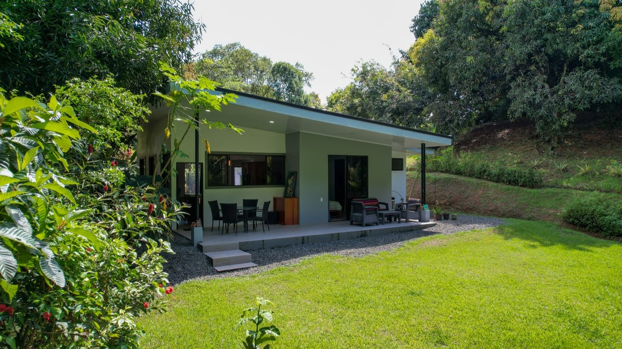Charming Playa Hermosa Retreat – Your Tropical Paradise Awaits!