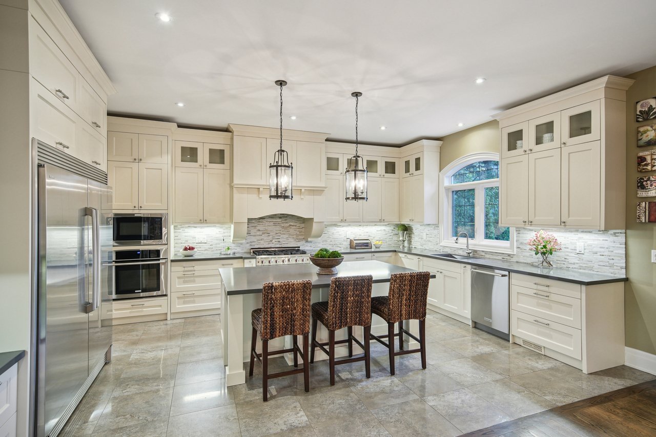 Show-stopping luxury in the heart of Southwest Oakville