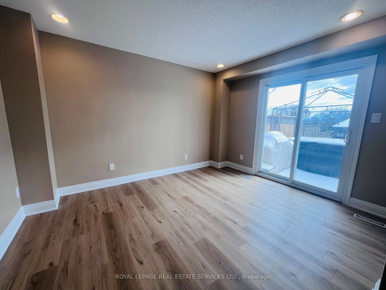 2512 Harman Crt