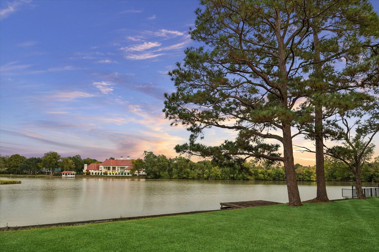 Private Listing: 411 Lombardy Dr