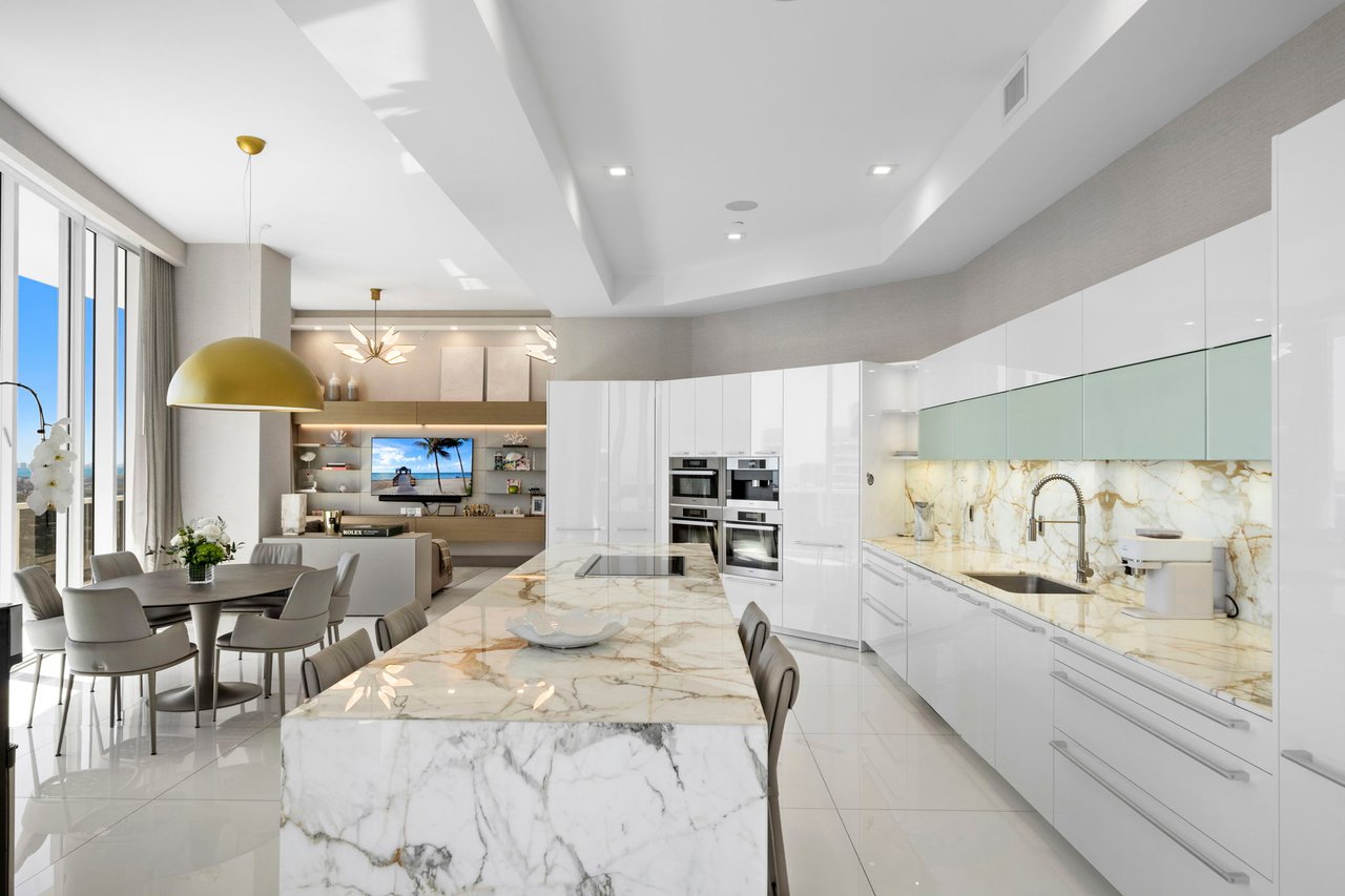 4100 Island Blvd # 1 Unit: PH-1