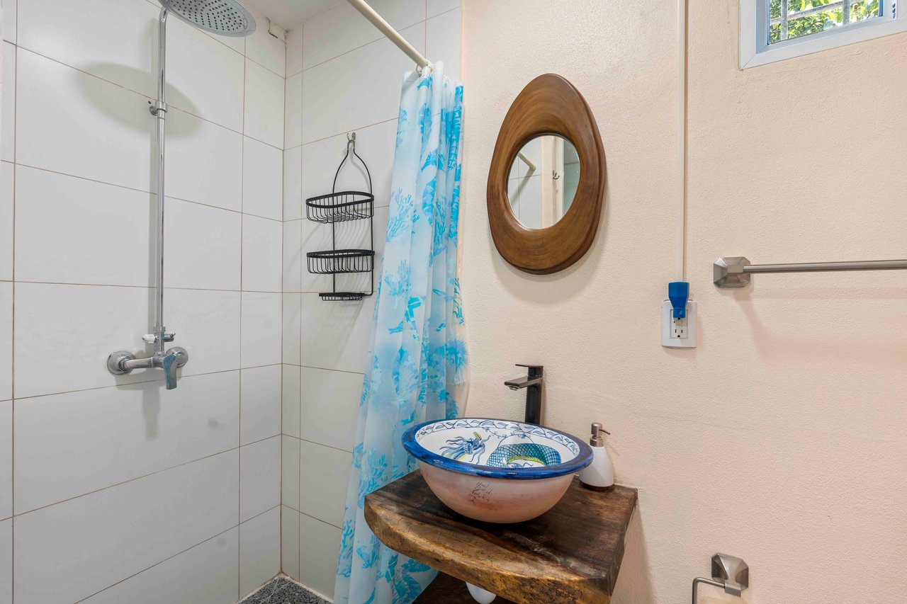 Casa Lemonpaloosa | Very Private Container Home!