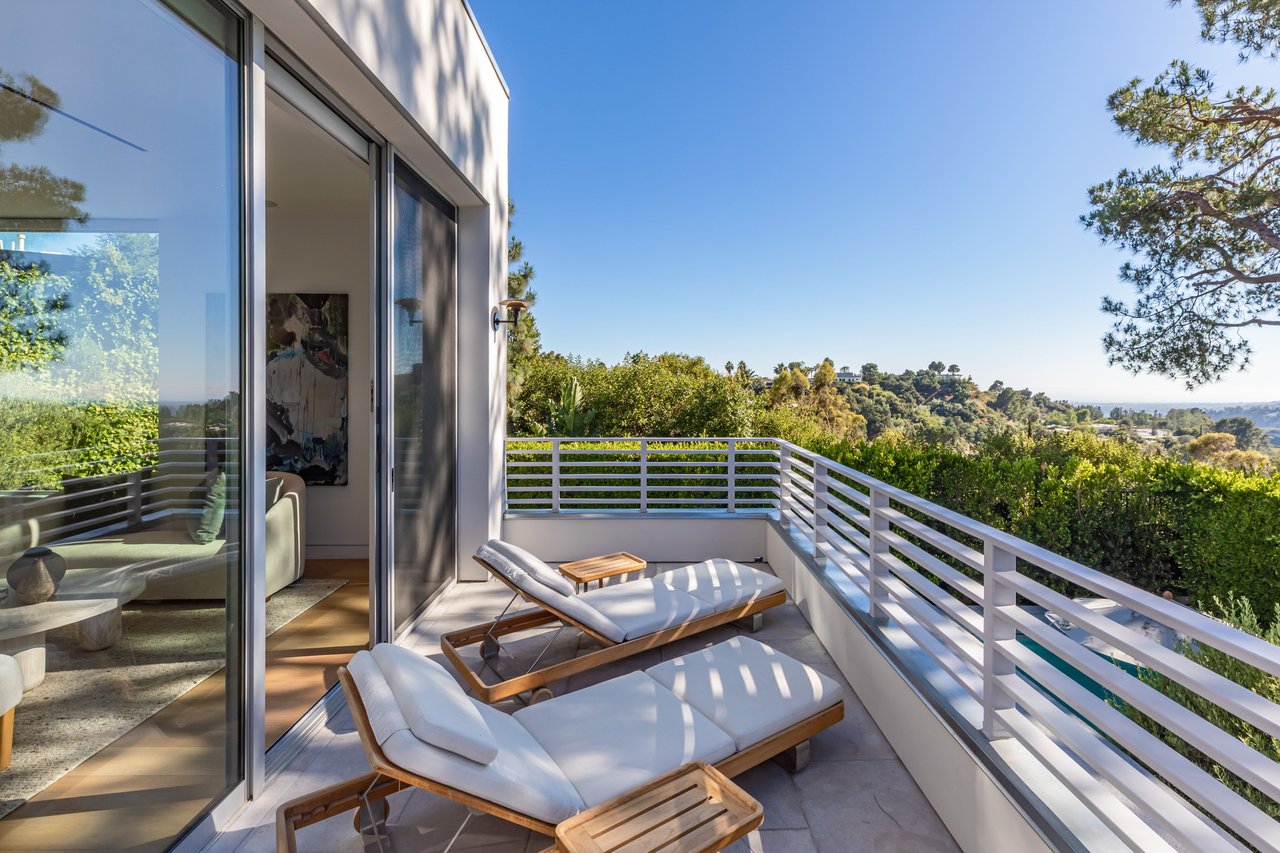 9011 Alto Cedro Dr, Beverly Hills