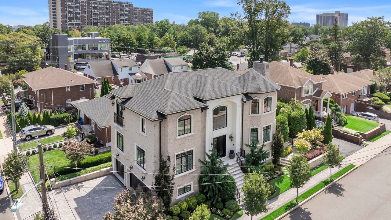 214 Forest Road