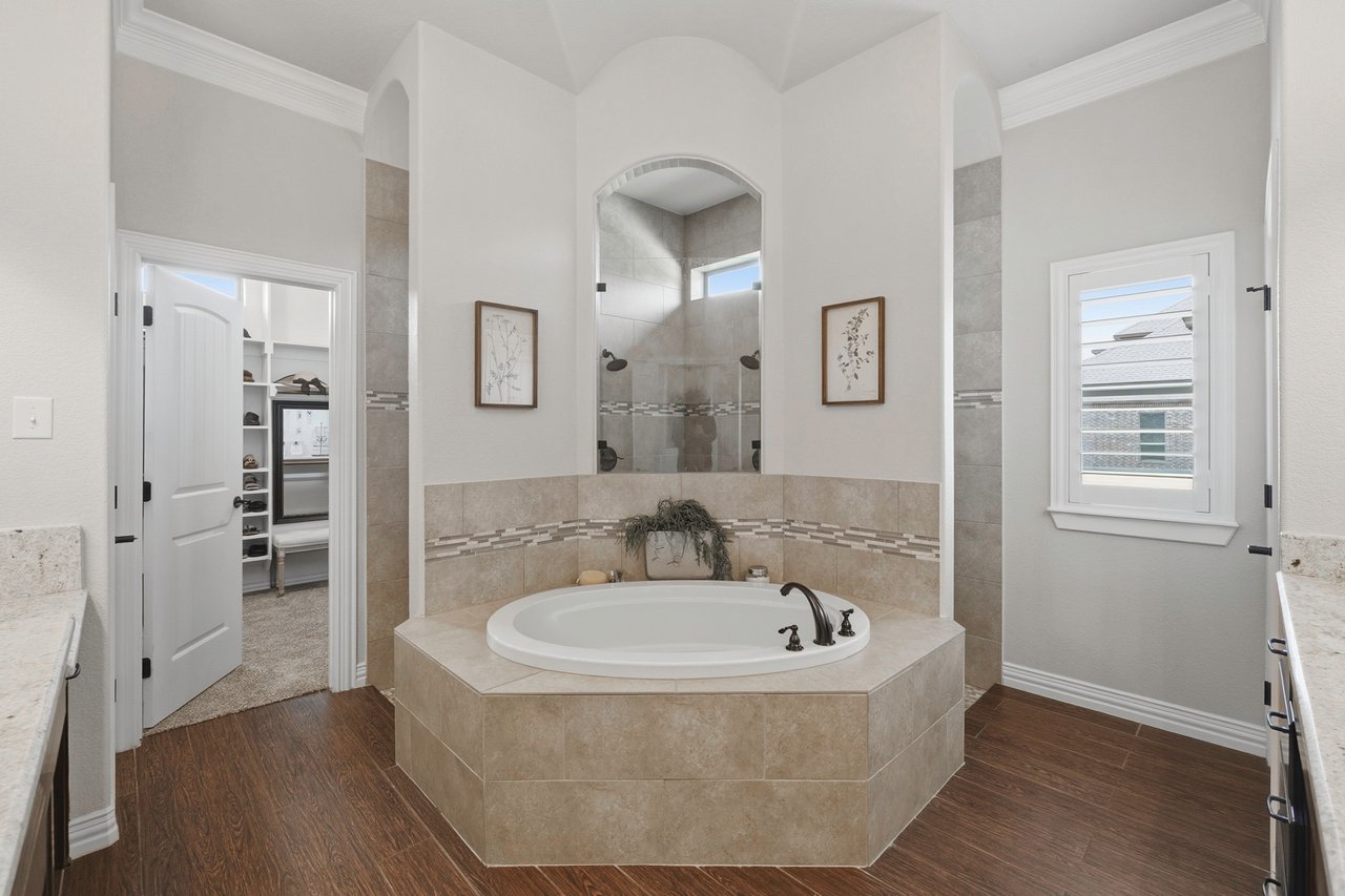 Gated Community Minutes from Eagle Mountain Lake!