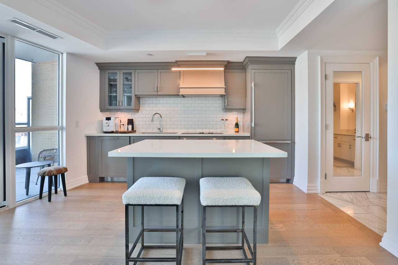 304-2060 Lakeshore Road, Burlington