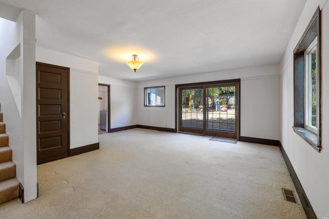 1132 Sir Francis Drake Blvd