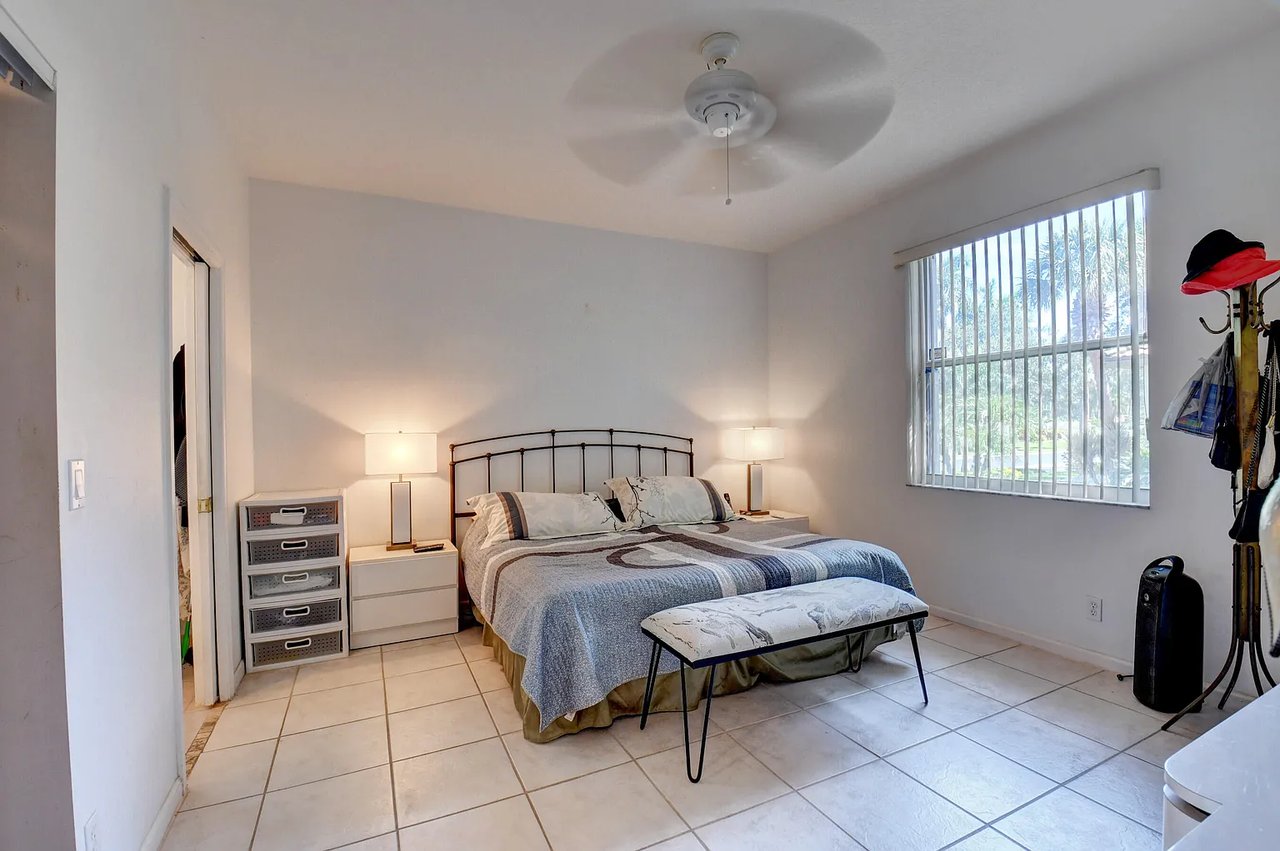 9720 S Crescent View Drive S