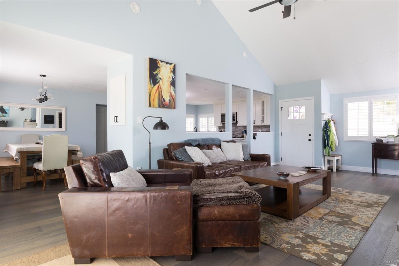 154 Renfrew Ct