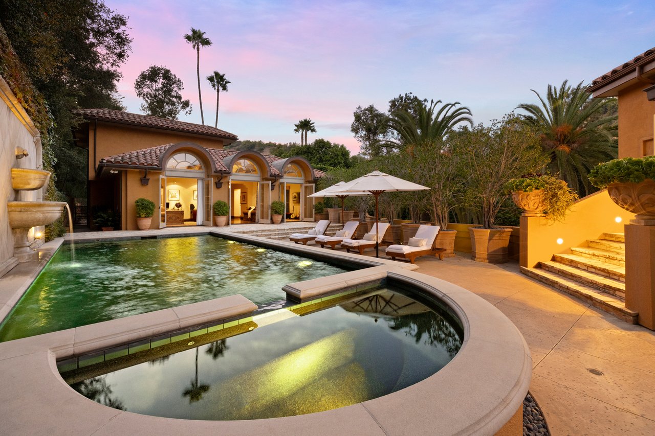 2719 Benedict Canyon Drive