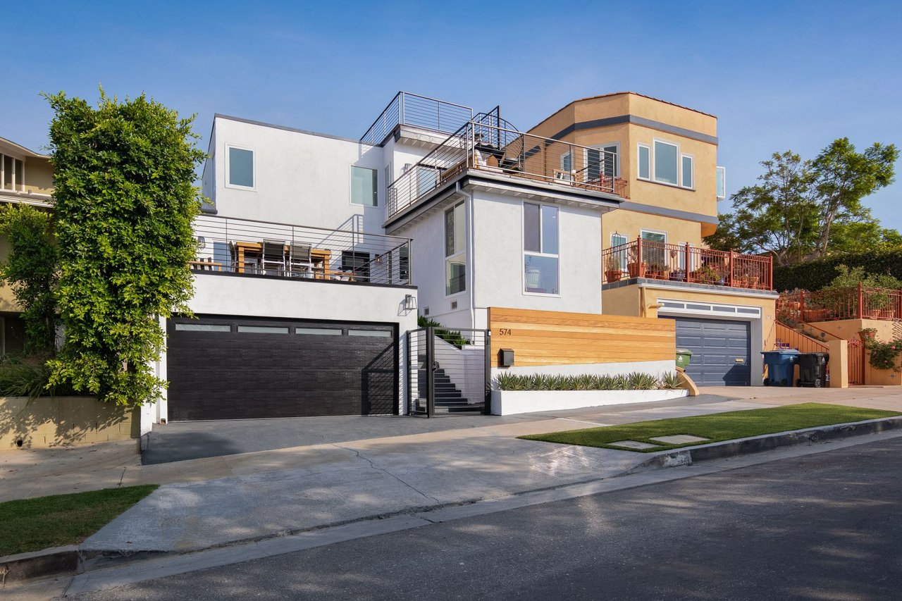 574 Mount Holyoke Ave