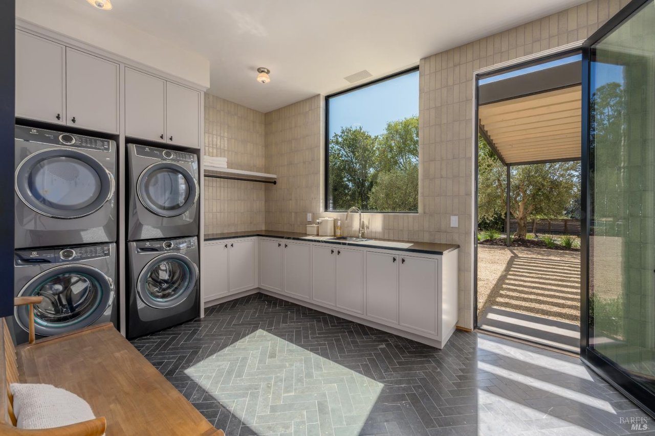 1438 Ridge Valley Road