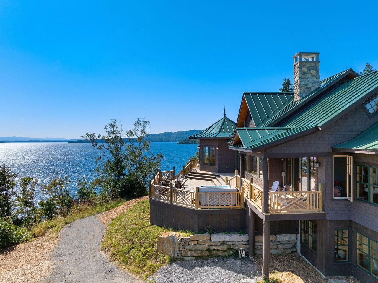 2226 Lake Shore Road