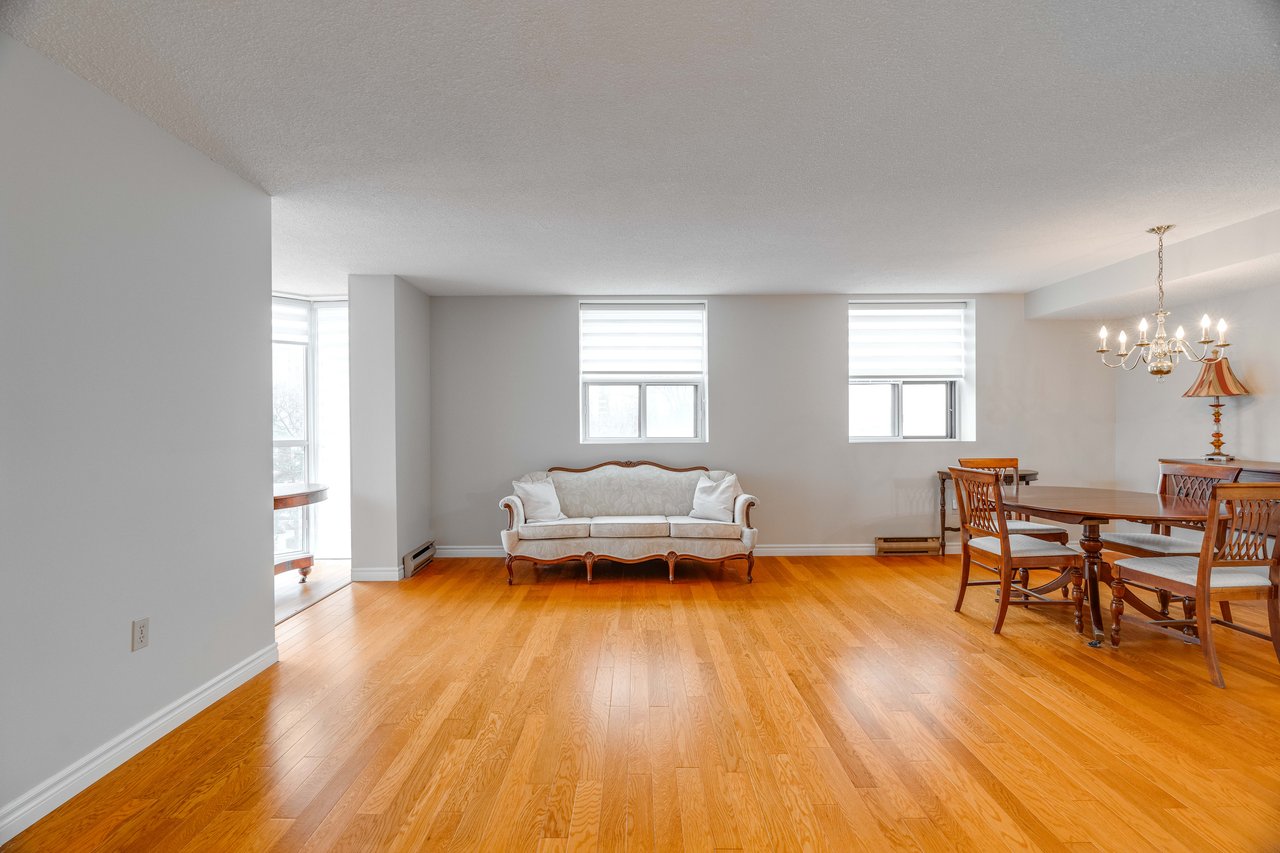 beautiful 2 bedroom 2 bath Condo in downtown London