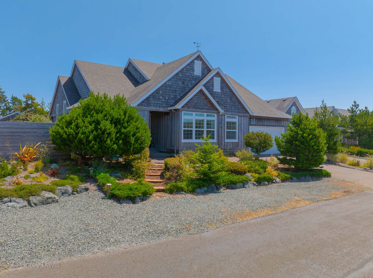 Exterior view of the sold contemporary home at 34705 Lodgepole Dr in Manzanita, Oregon