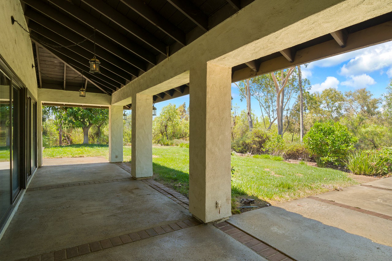 38785 Avenida Bonita