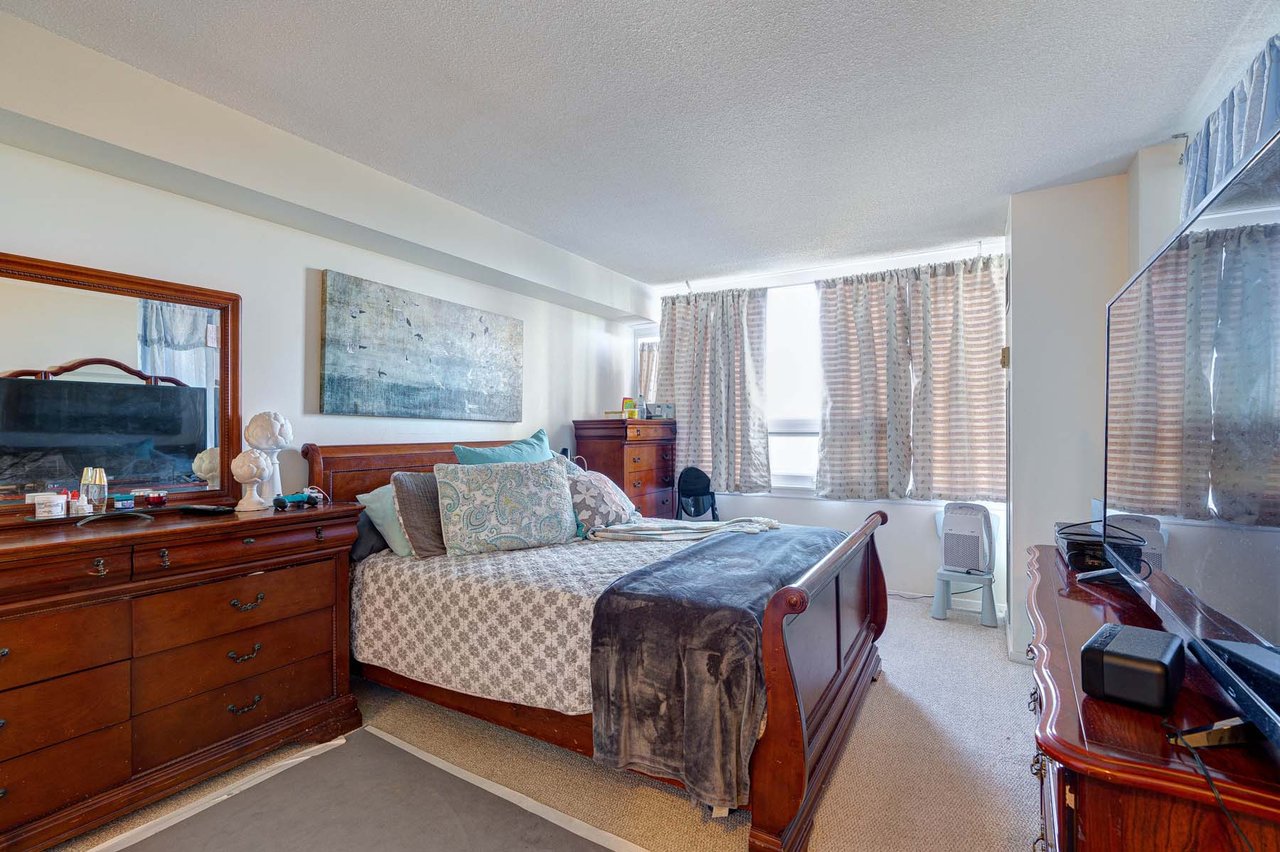 55 Skymark Dr, #705