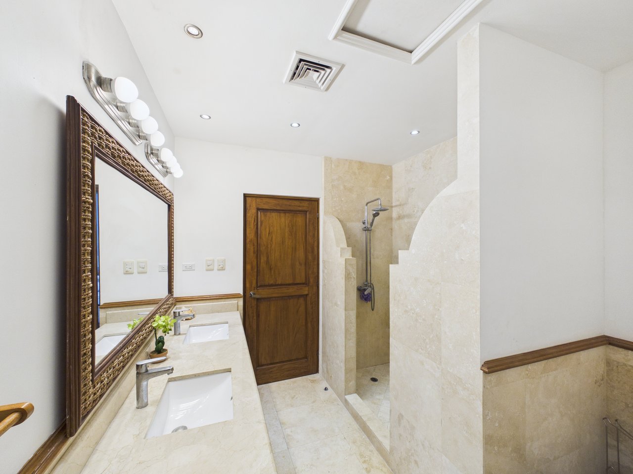 Casa Nanik, Villa 1307, Pristine Bay