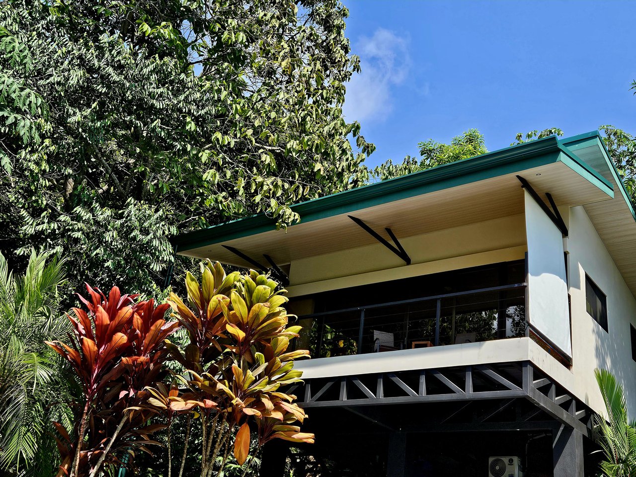 Beautiful sea view House Guesthouse and Pool in a gated Community close to awesome Beaches