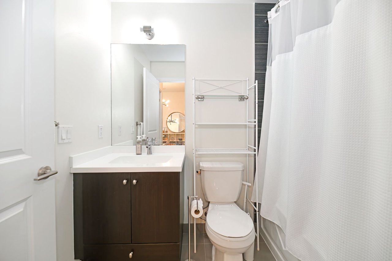 530 St Clair Ave W Unit: 1605