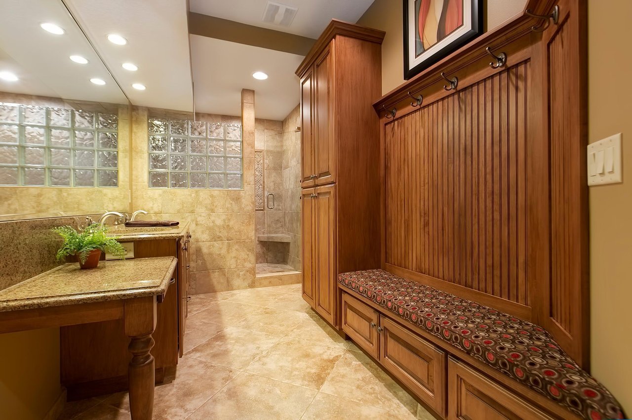 Stunning Eagan Masterpiece!