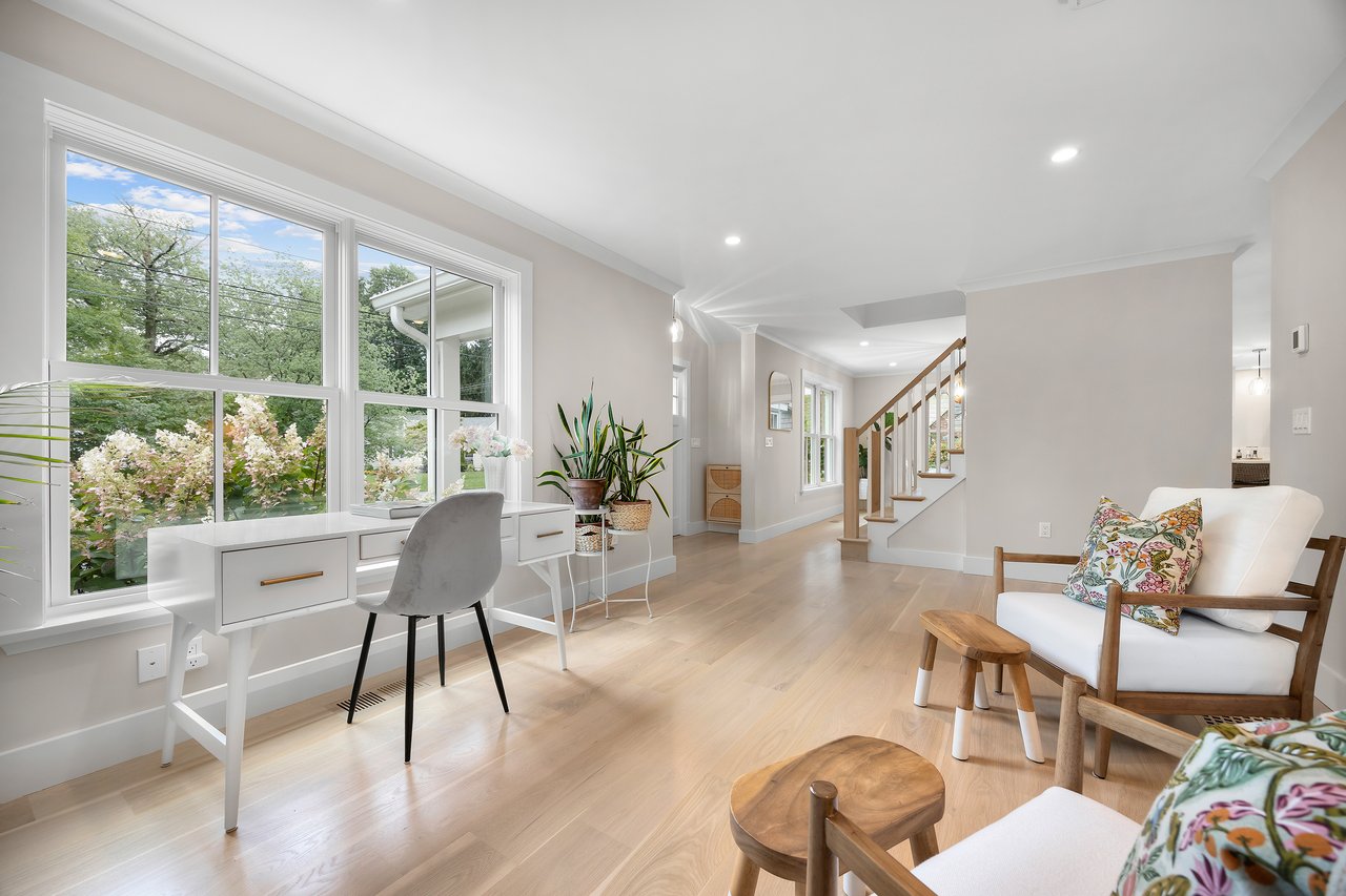 Pristine University Area Colonial