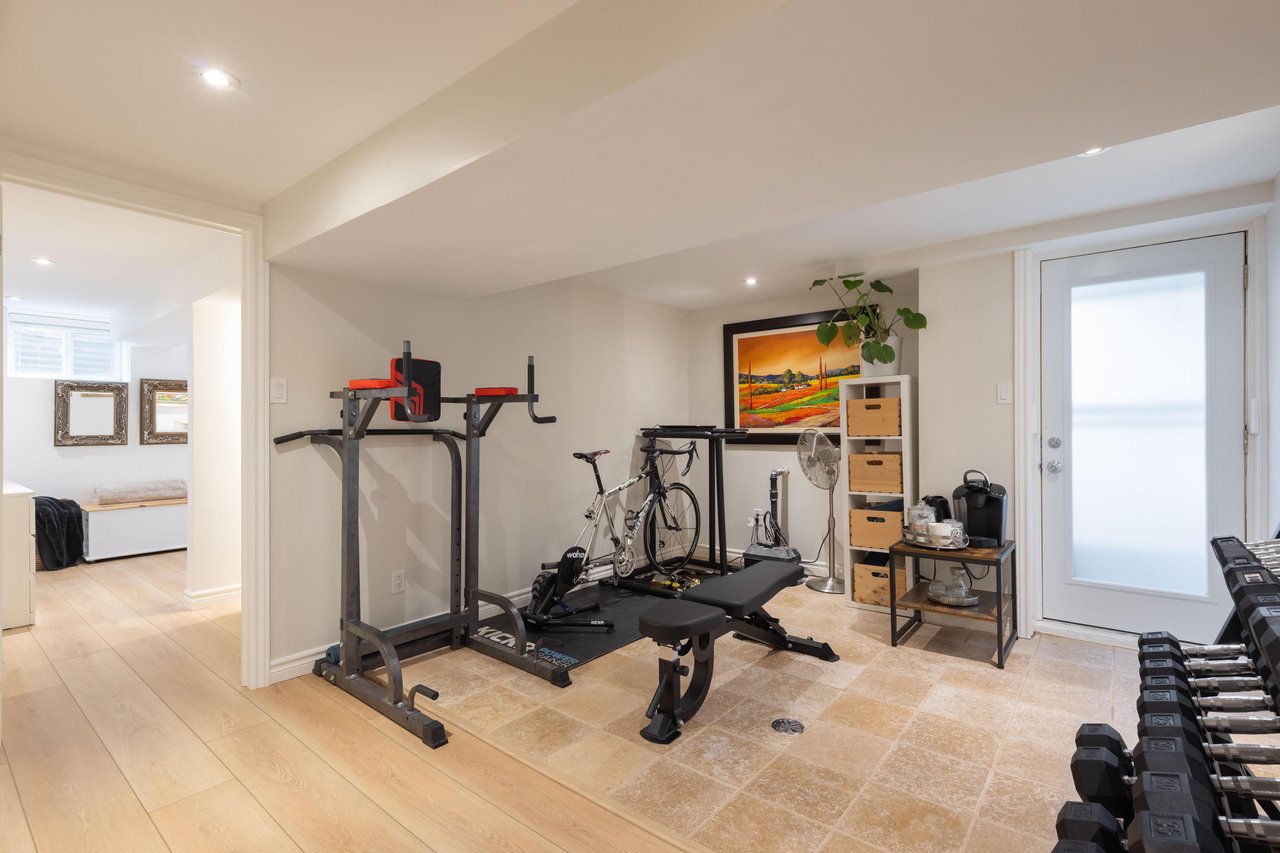 4456 Hawthorne Drive, Burlington, ON L7L 1G5