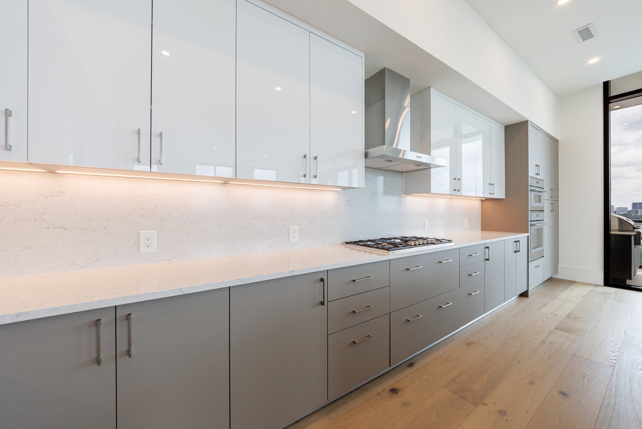 2425 Peachtree Road Unit 1806