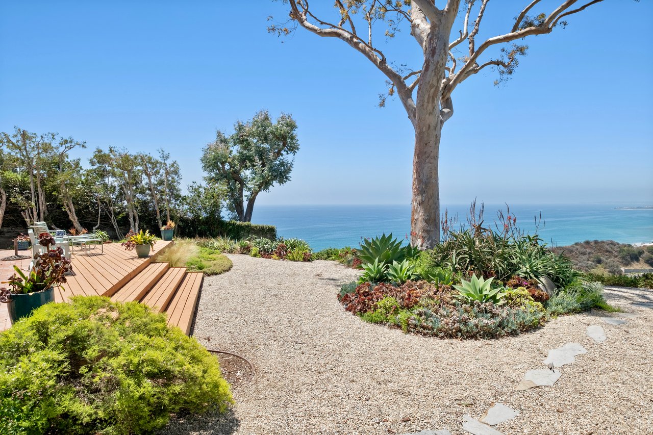3909 Sierks Way