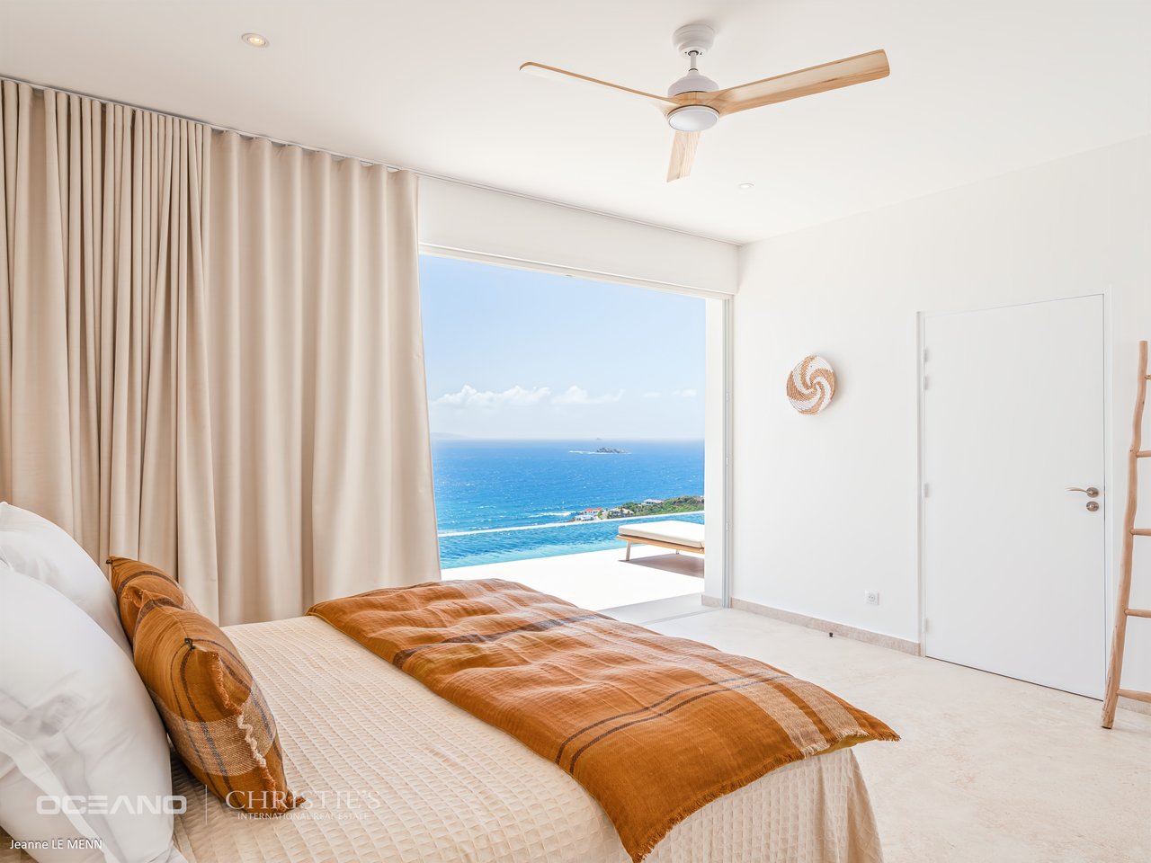 MODERN VILLA WITH SPECTACULAR VIEW -NEWLY BUILT