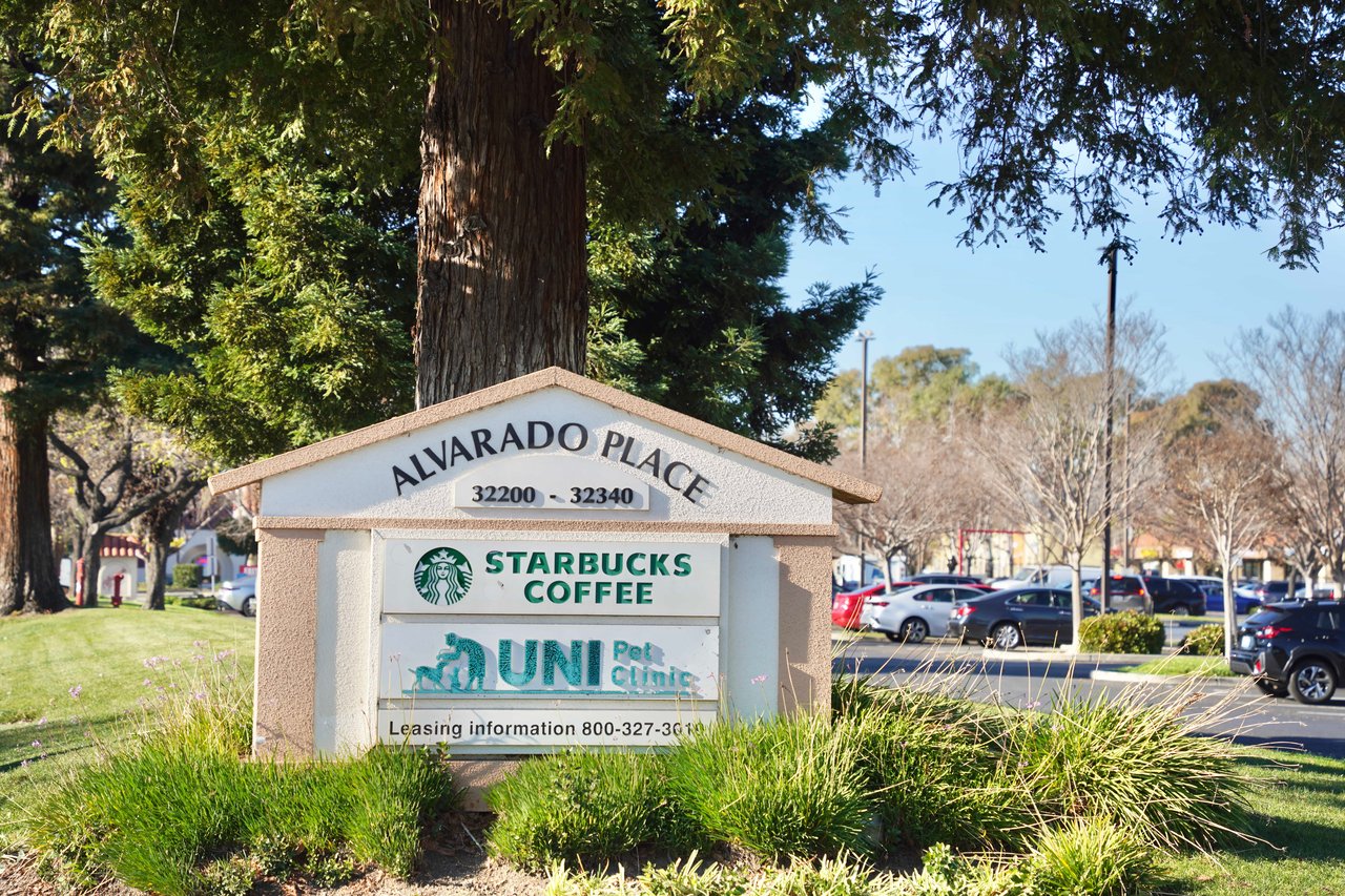 32490 Lake Temescal Ln