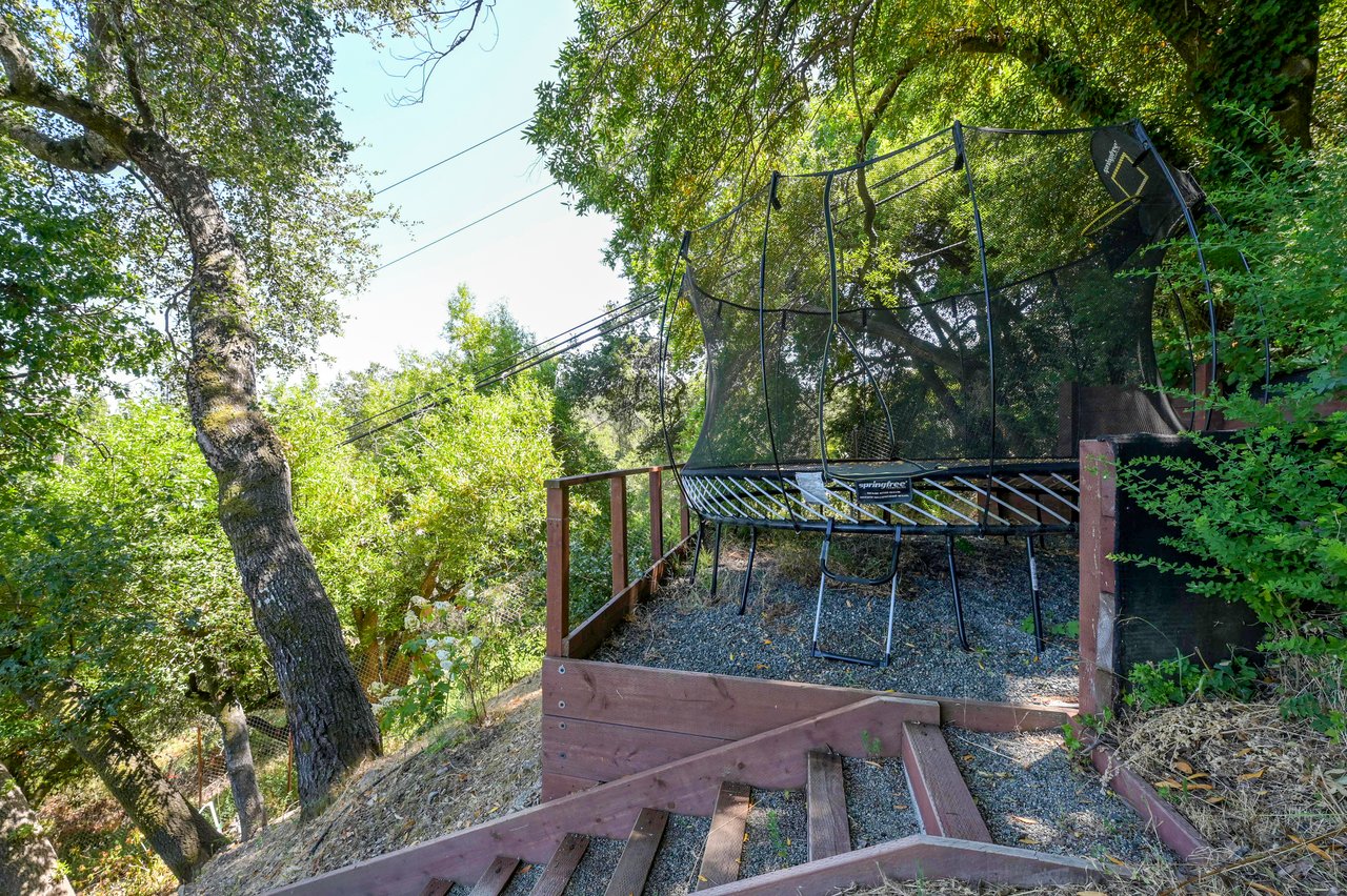 17 Hillside Ave