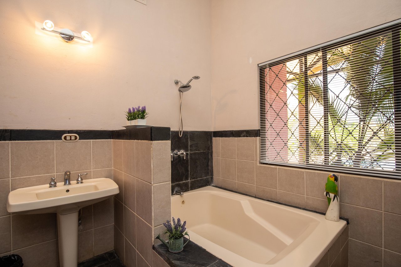 Hacienda-Style Retreat For Sale in Naranjito