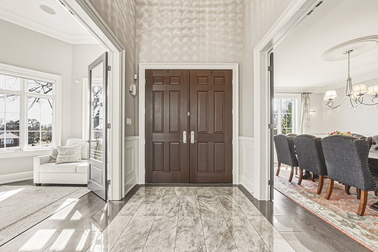 Custom South Aldershot Retreat