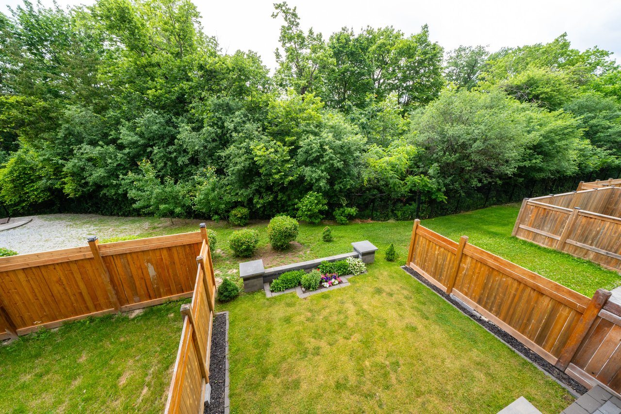 20 Crestridge Drive