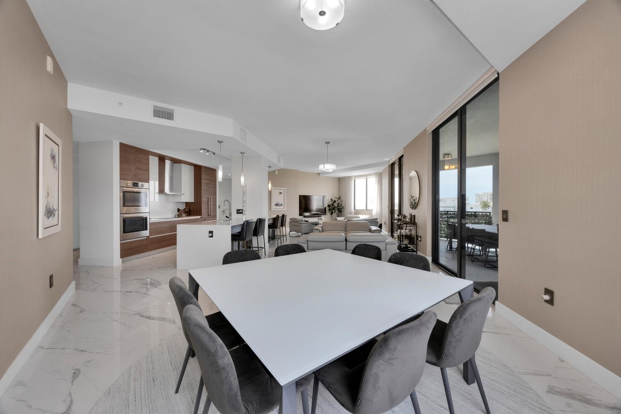Exceptional Lower Penthouse Corner Unit in The City Beautiful