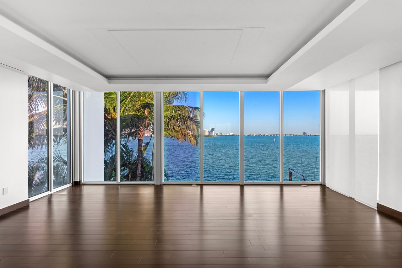 Mansion on N Venetian Way