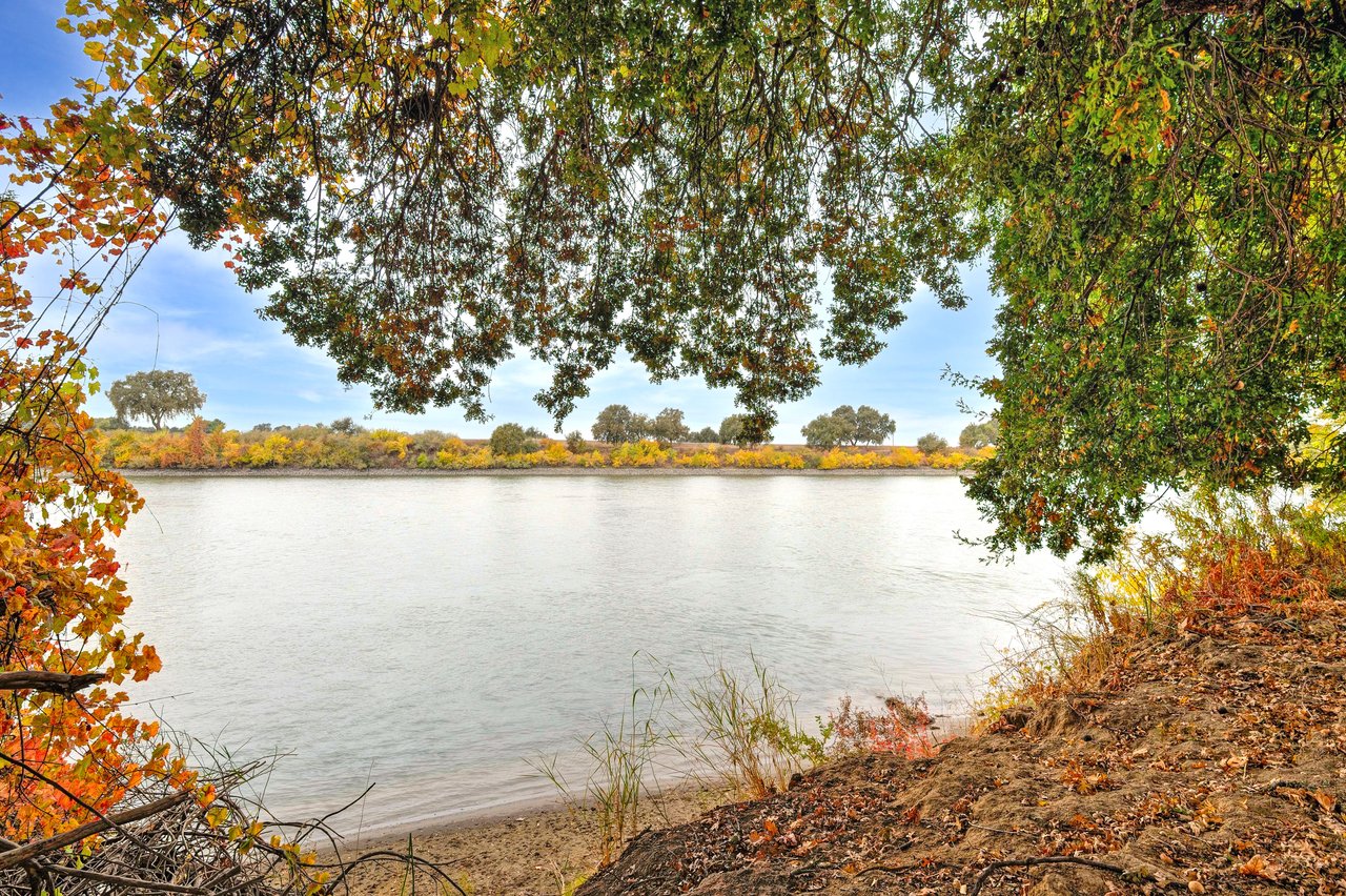 Sacramento Riverfront Property For Sale on Garden Hwy
