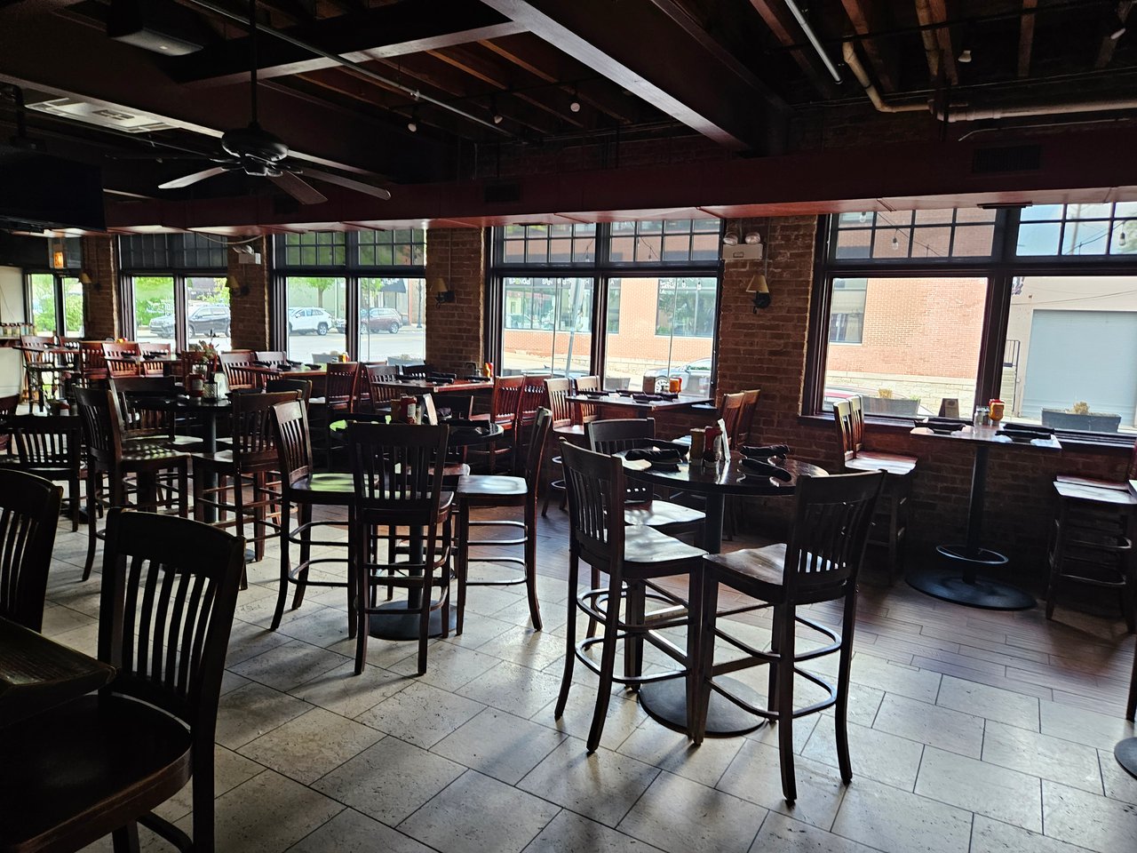 Premier Downtown Downers Grove Restaurant 