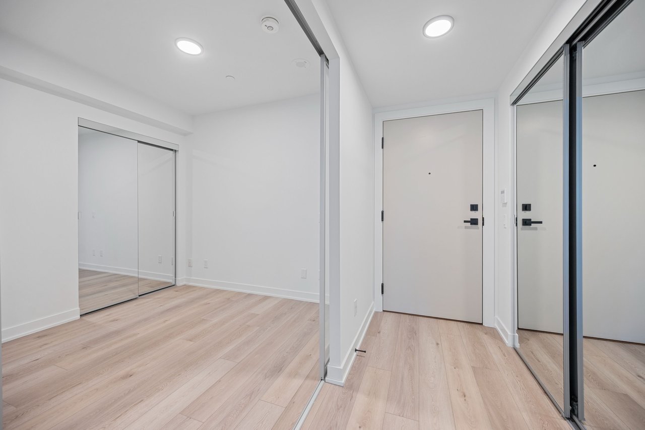 327 King Street W Unit: 306