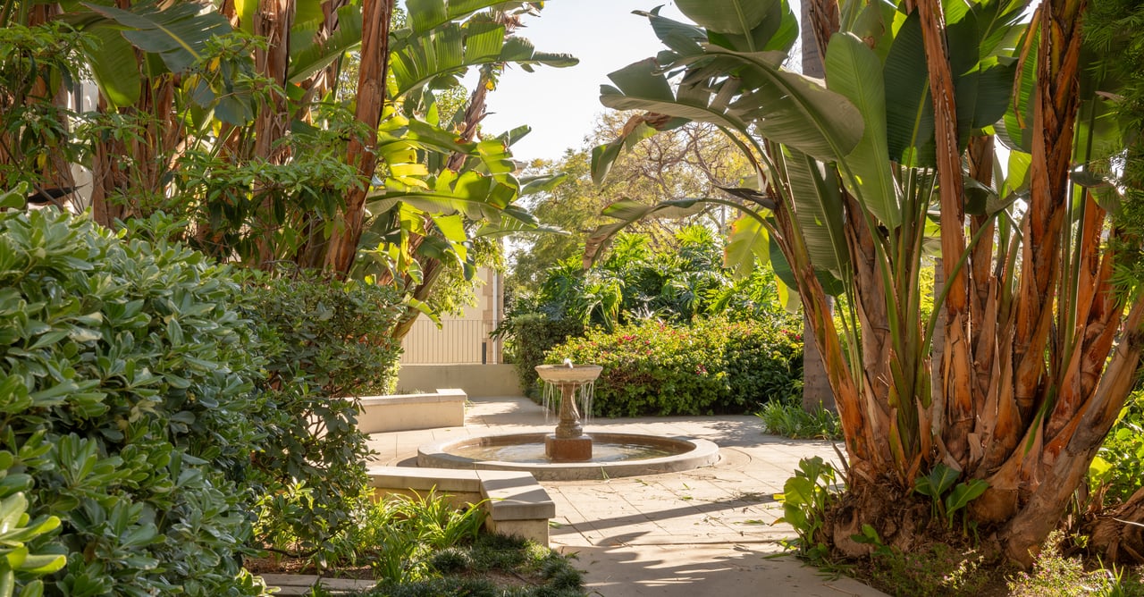 1250 N Harper Ave Unit: 411