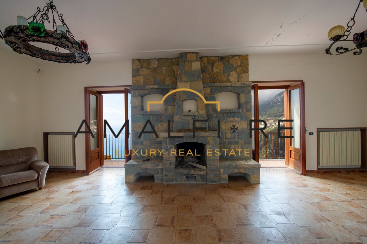 Villa With Garden and Two Outbuildings to Renovate in Minuta Di Scala