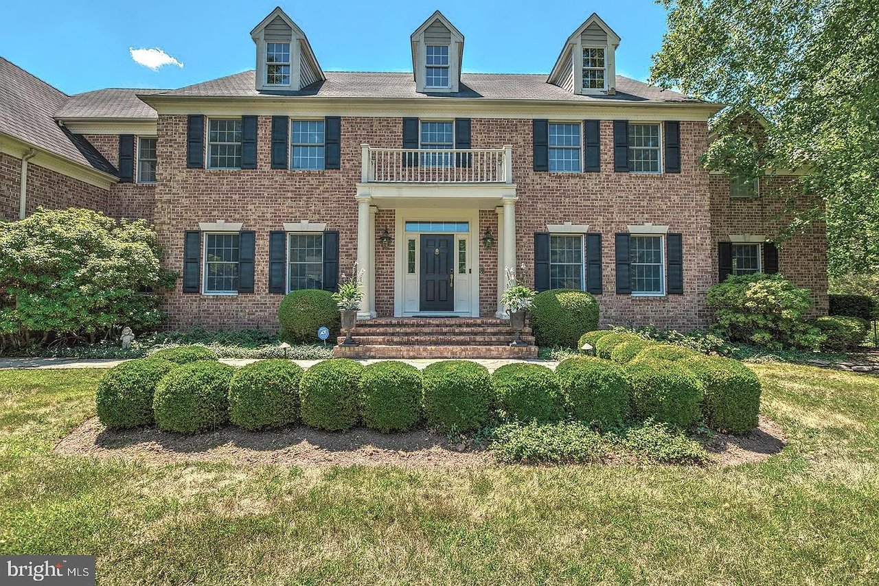6 Rustic Dr