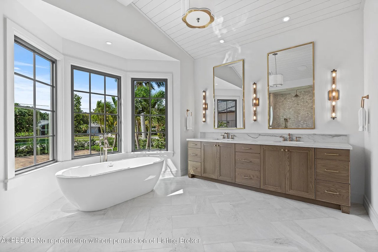 541 Greenway Dr, North Palm Beach, FL 33408