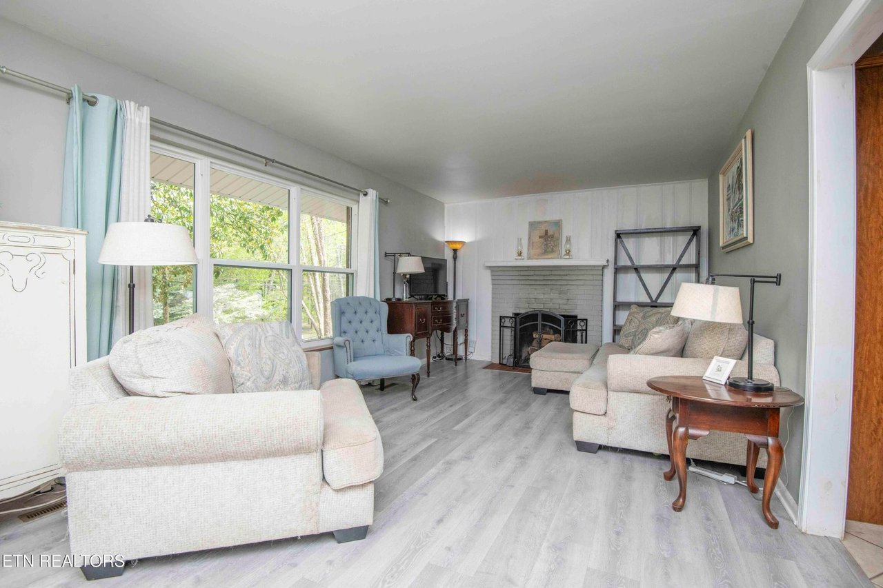 1212 Pilleaux Dr