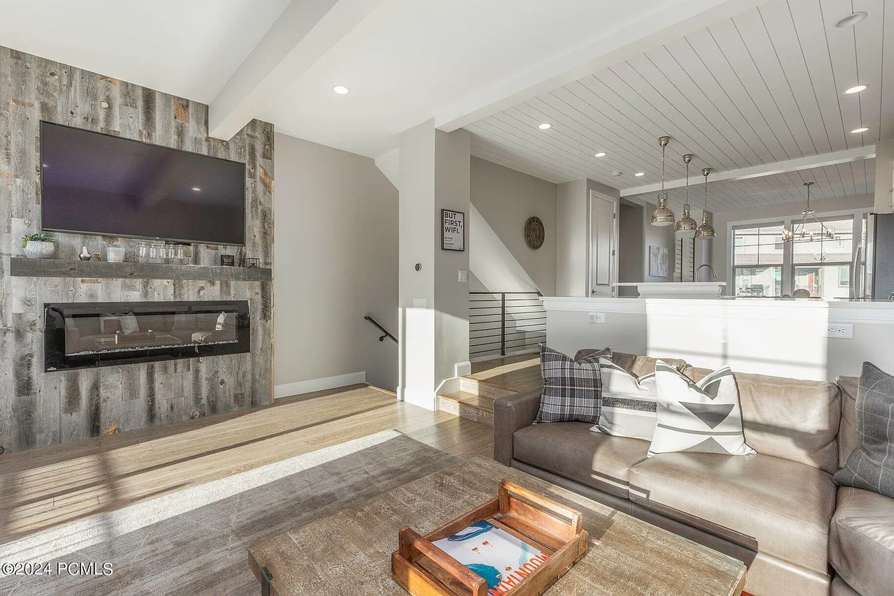 1048 W Cattail Ct UNIT E2