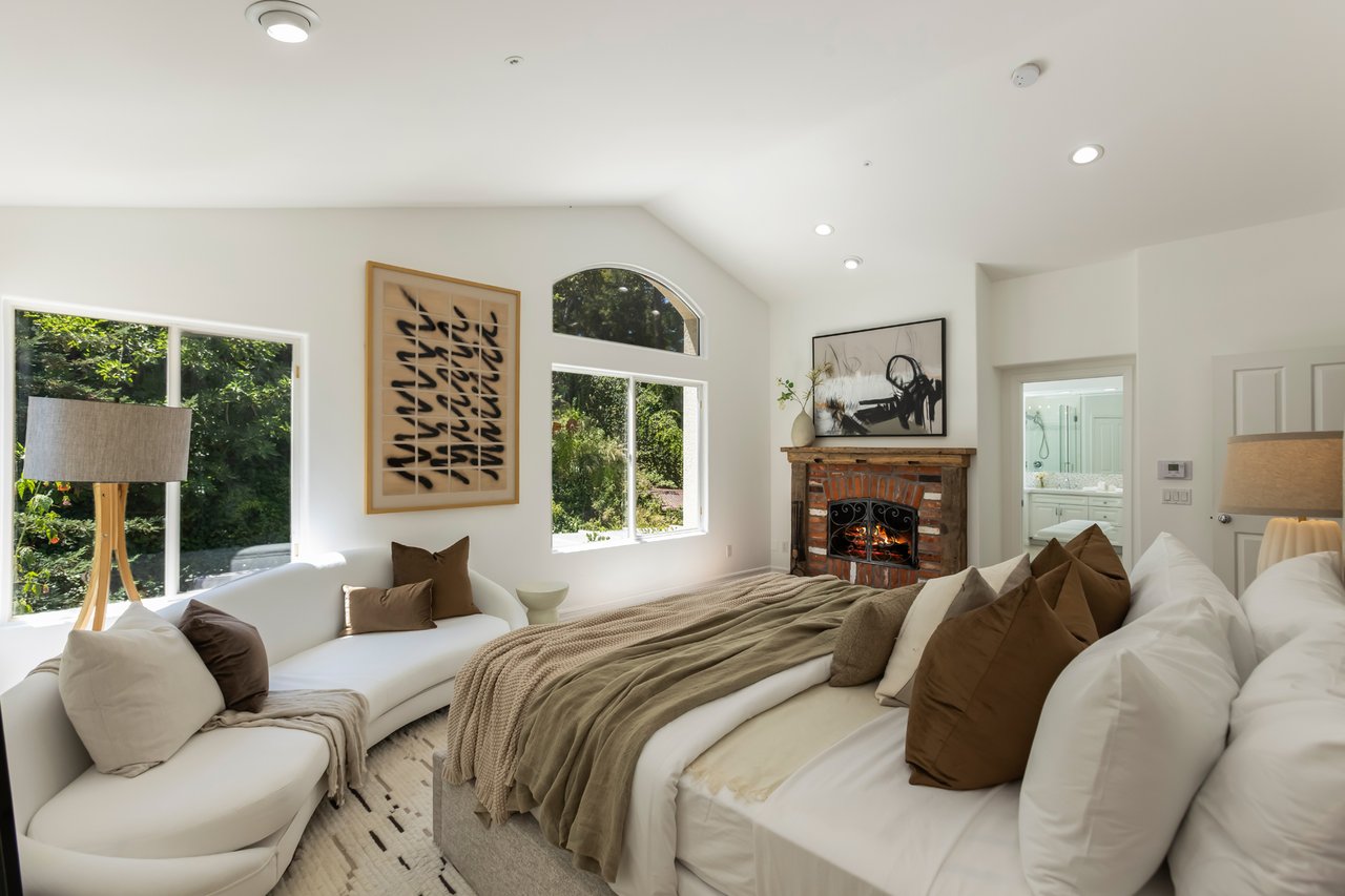 5985 Vista De La Luz