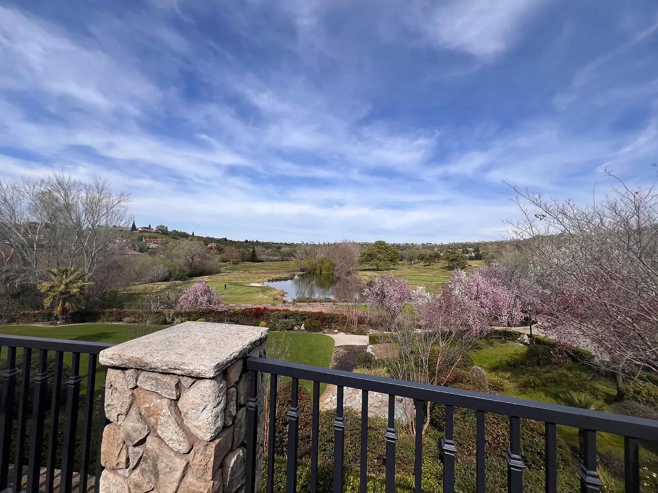 2200 Red Hawk Ct